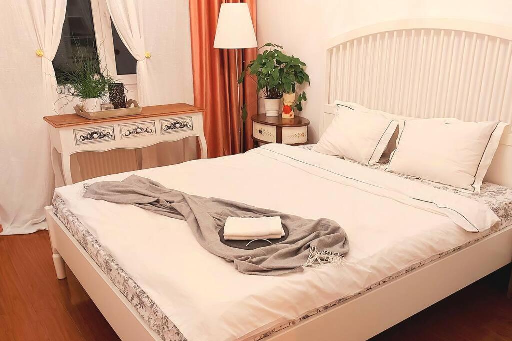 Cosy Boutique 61 Sqm Apartment - Private Parking - Ten Blocks Residence Bucareste Exterior foto